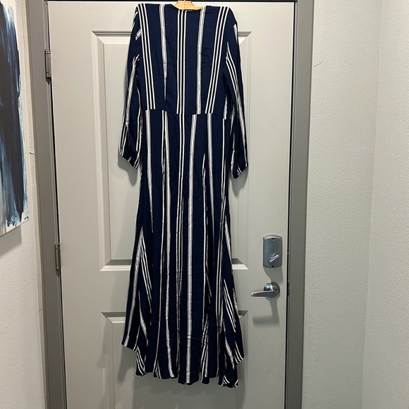 Two Arrows Dress - Picture 3 of 3